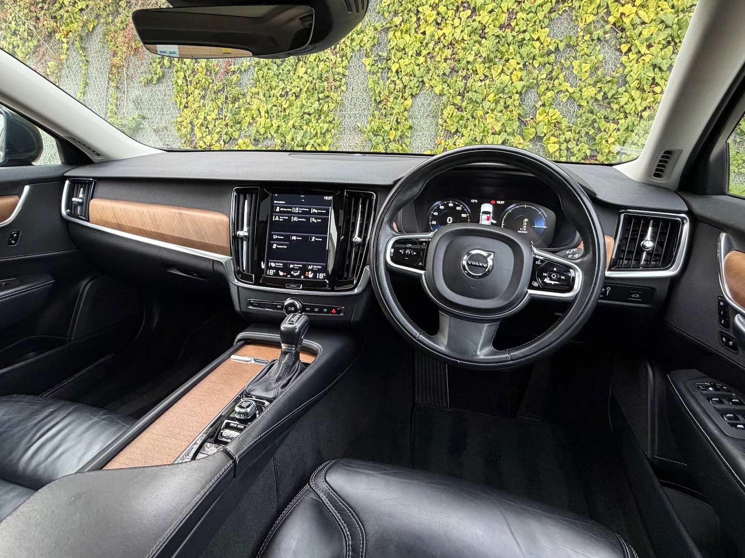 Used Volvo V90 2018 for sale - 78207063: Photo 11