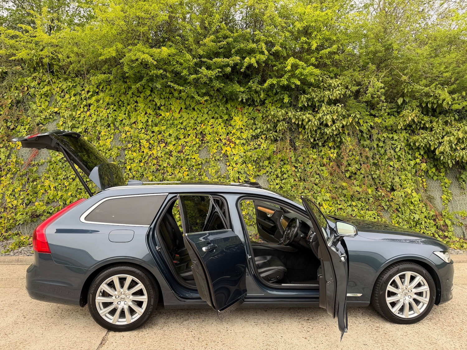 Used Volvo V90 2018 for sale - 78207063: Photo 17