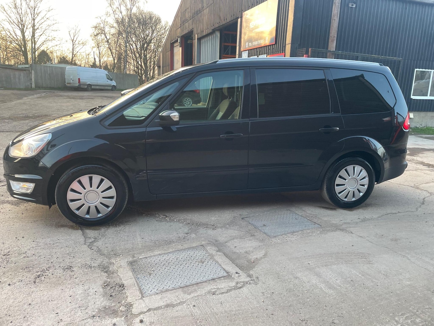 Used Ford Galaxy 2015 for sale - 78043797: Photo 3