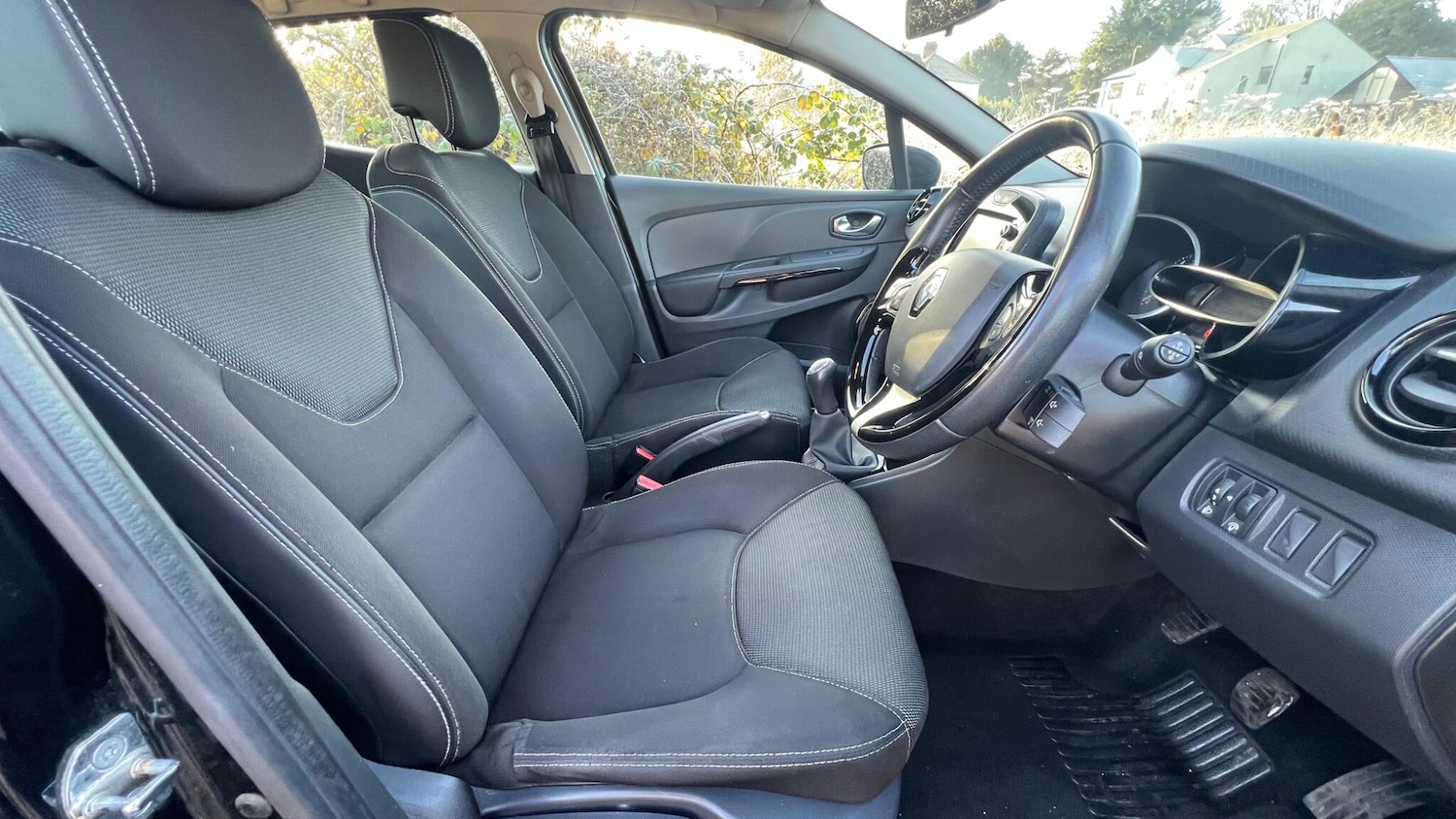 Used Renault Clio 2015 for sale - 78022391: Photo 8