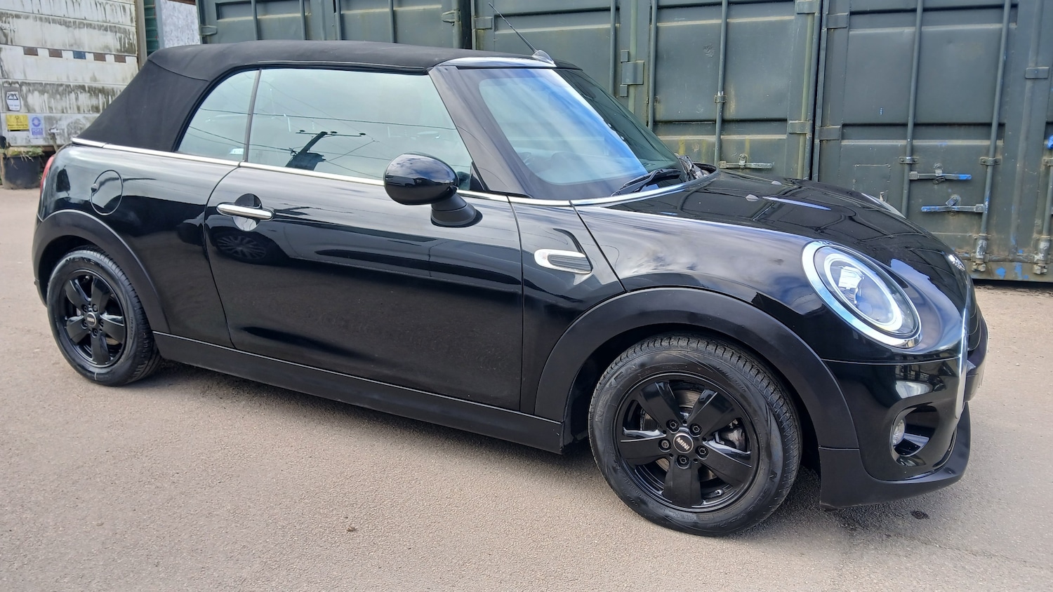 Used MINI Convertible for sale - 78111877: Photo 2