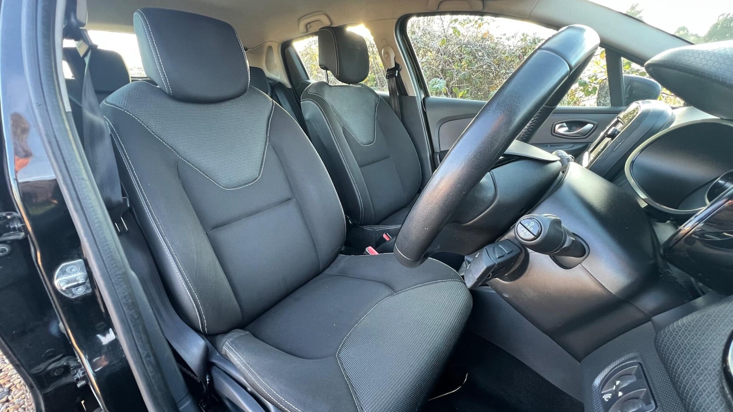 Used Renault Clio 2015 for sale - 77971866: Photo 9