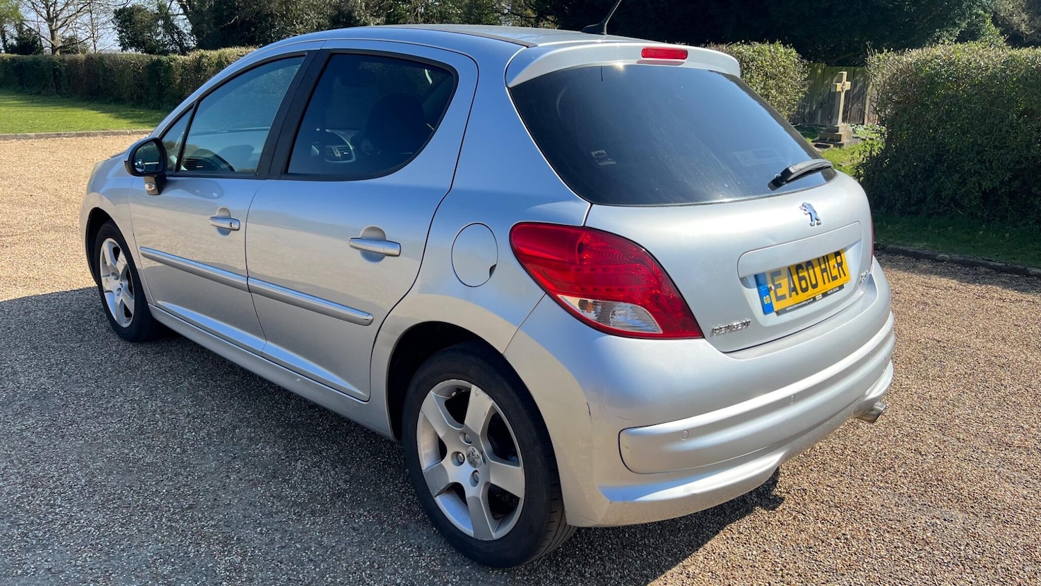 Used Peugeot 207 2010 for sale - 77971891: Photo 2