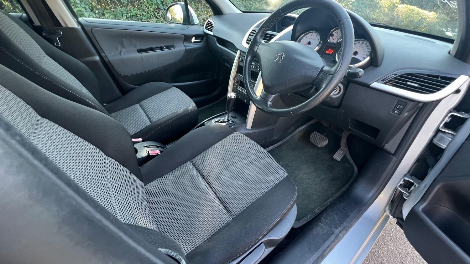 Used Peugeot 207 2010 for sale - 77971891: Photo 8