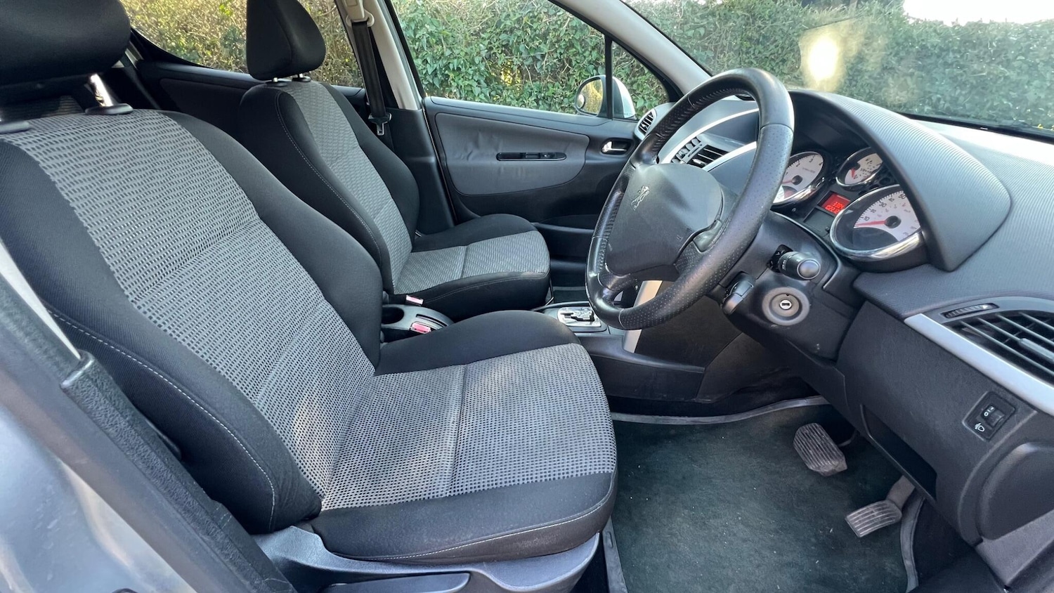 Used Peugeot 207 2010 for sale - 77971891: Photo 9