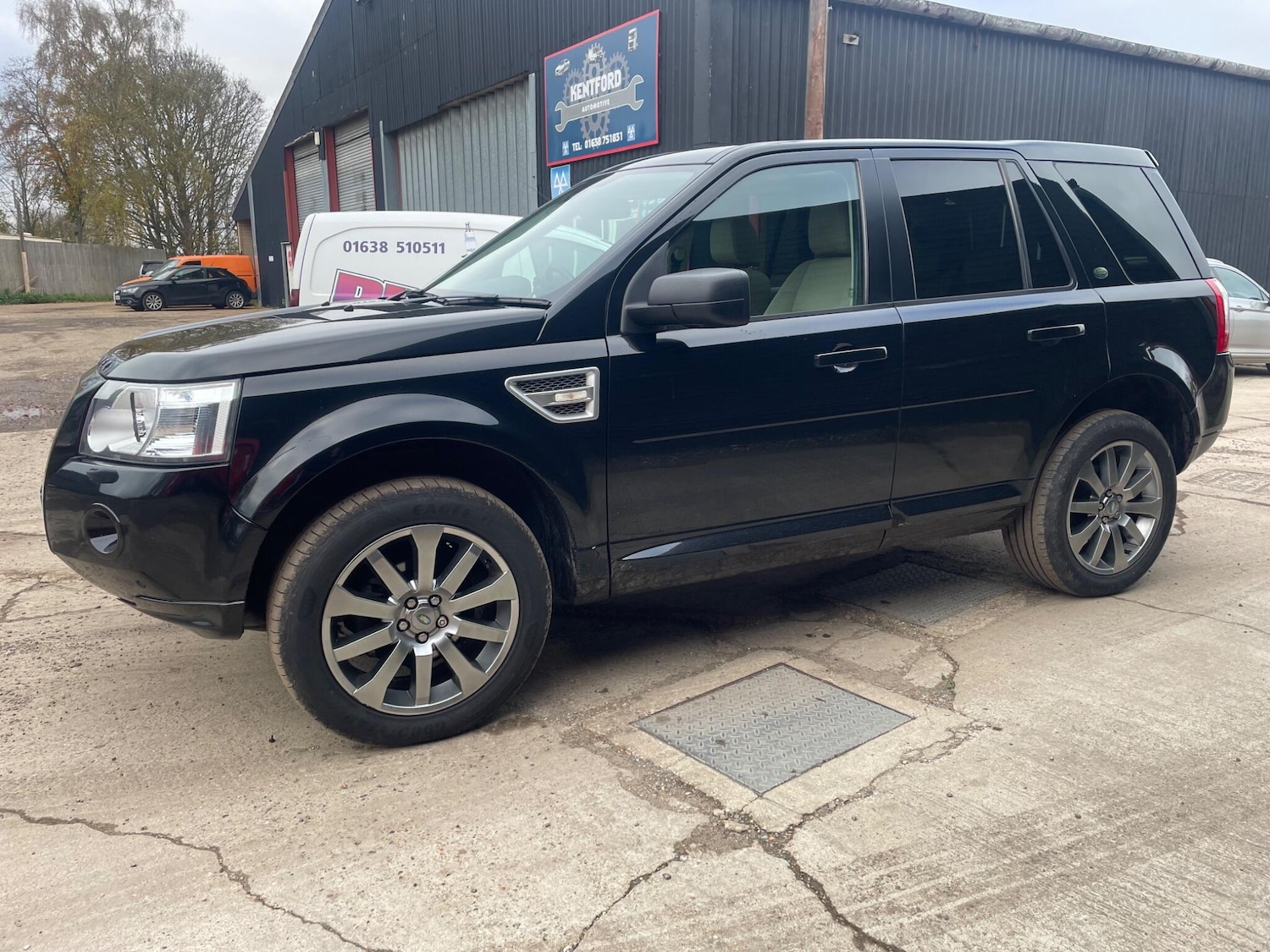 Used Land Rover Freelander 2 2010 for sale - 78043802: Photo 16