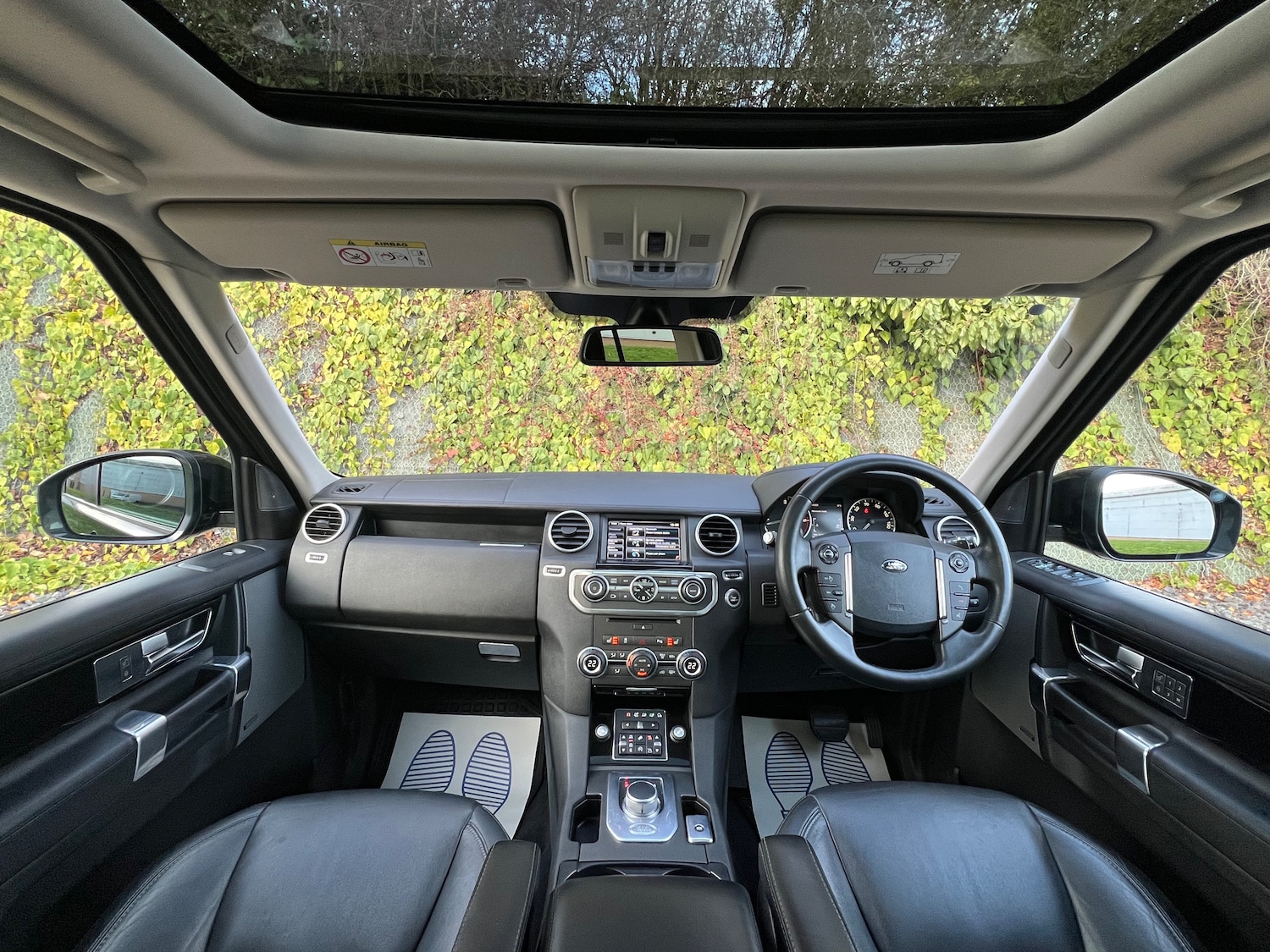 Used Land Rover Discovery 2015 for sale - 78103541: Photo 2