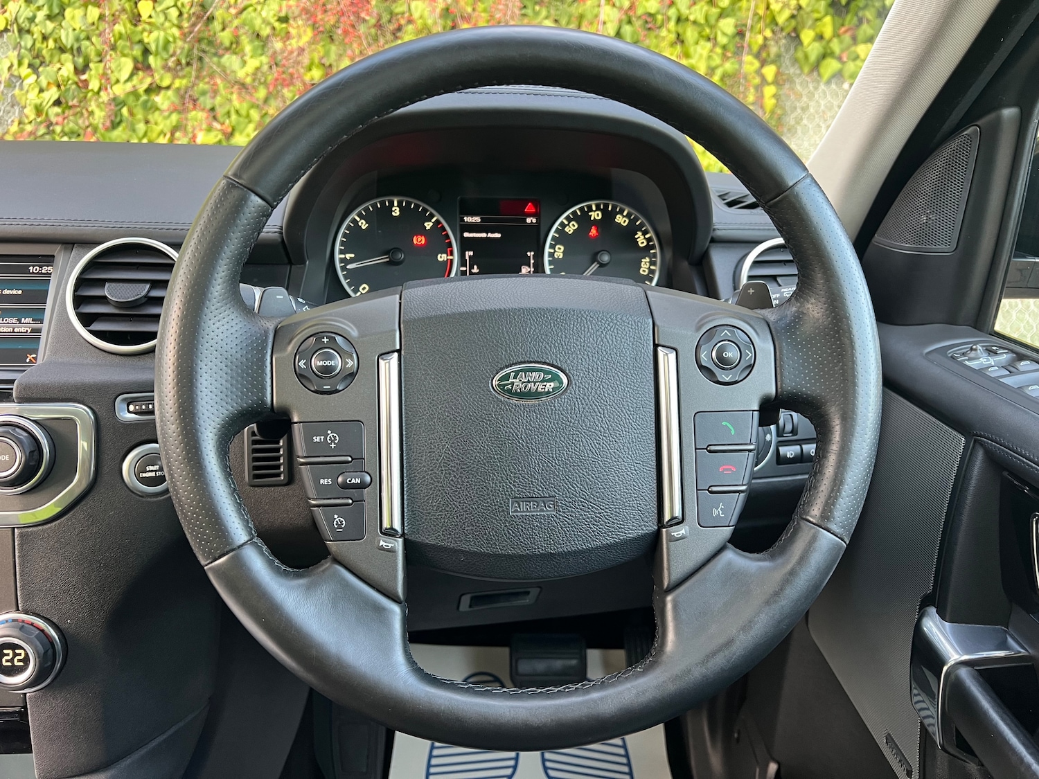 Used Land Rover Discovery 2015 for sale - 78103541: Photo 3