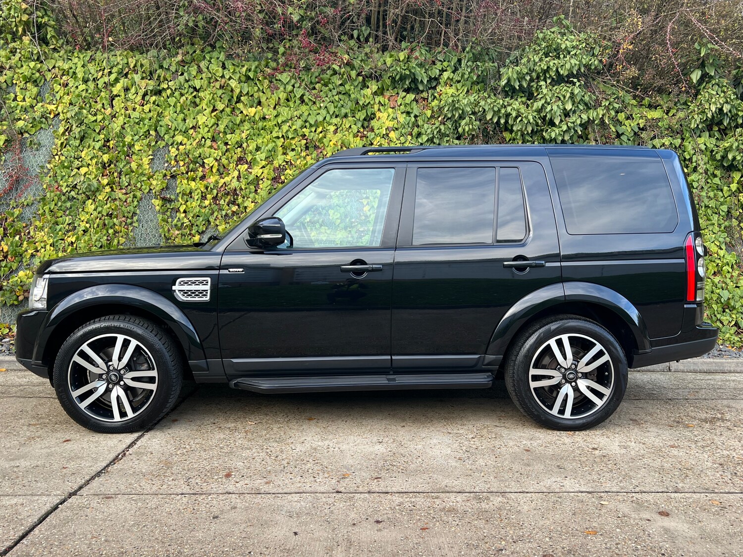 Used Land Rover Discovery 2015 for sale - 78103541: Photo 9