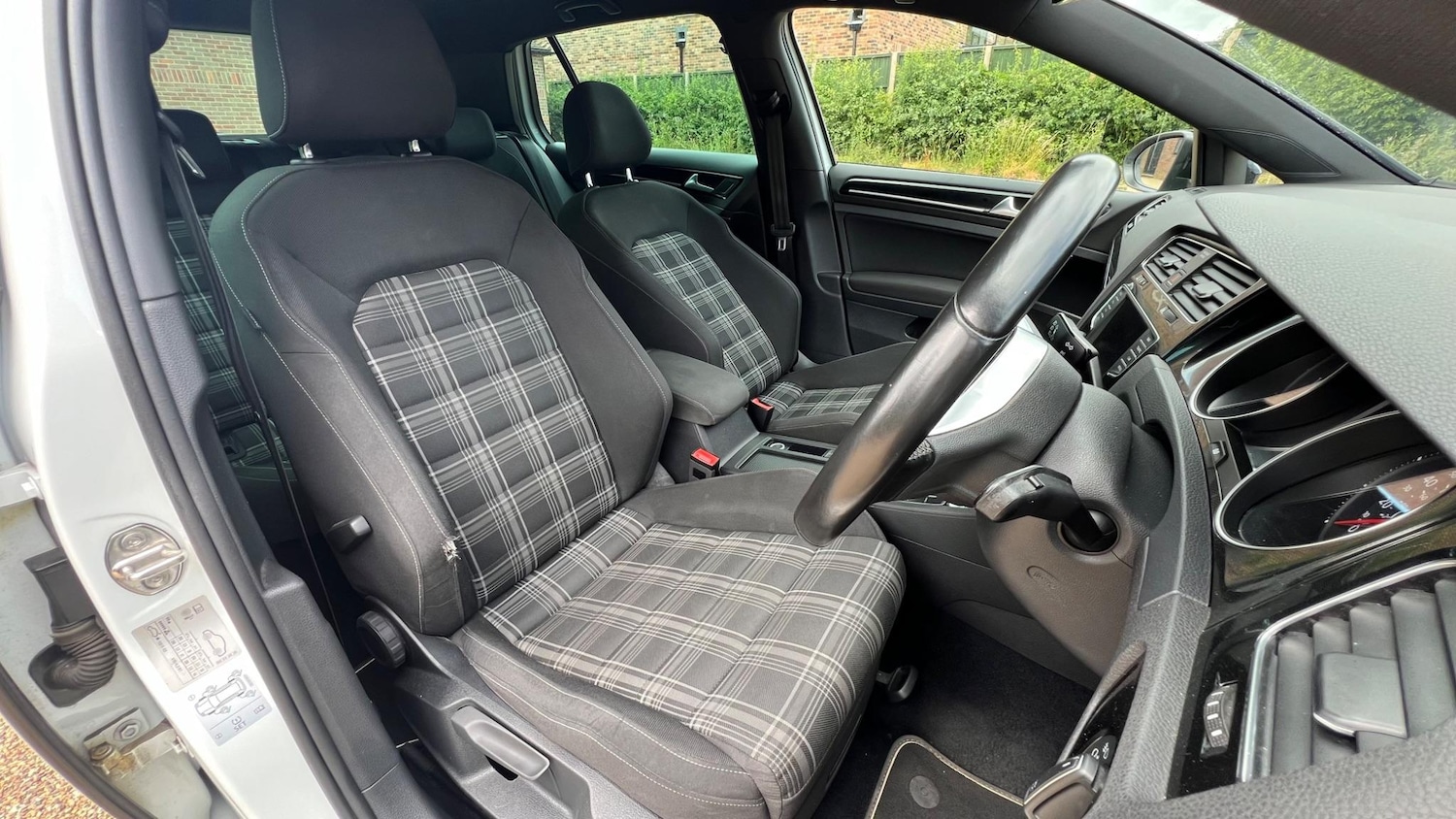 Used Volkswagen Golf 2017 for sale - 77971861: Photo 11