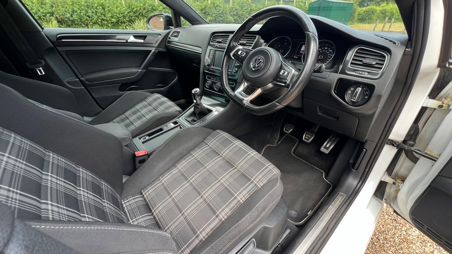 Used Volkswagen Golf 2017 for sale - 77971861: Photo 9