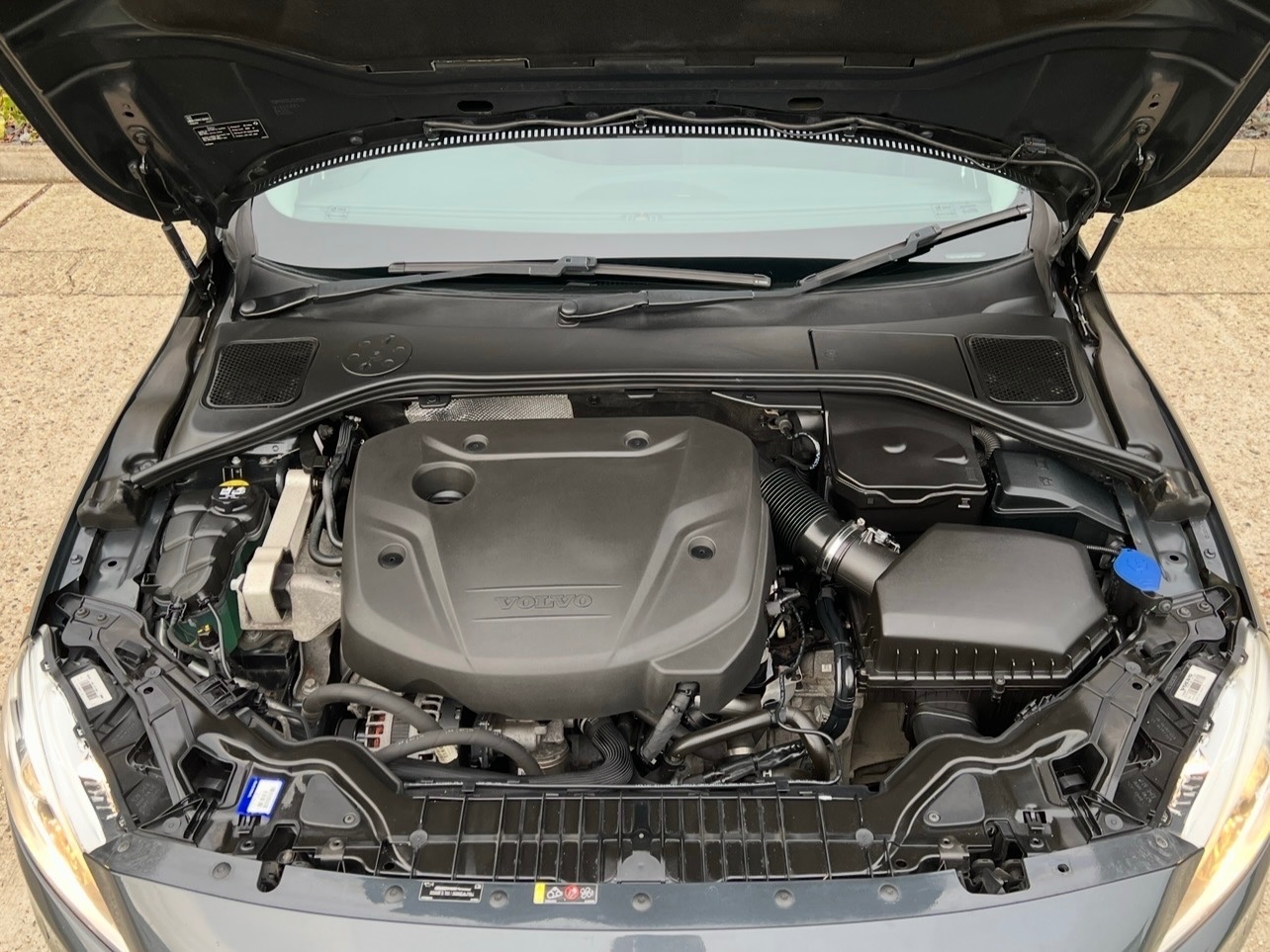 Used Volvo V60 2015 for sale - 78103551: Photo 10