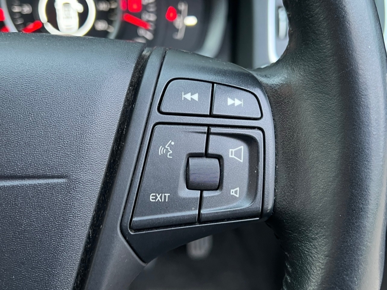 Used Volvo V60 2015 for sale - 78103551: Photo 14