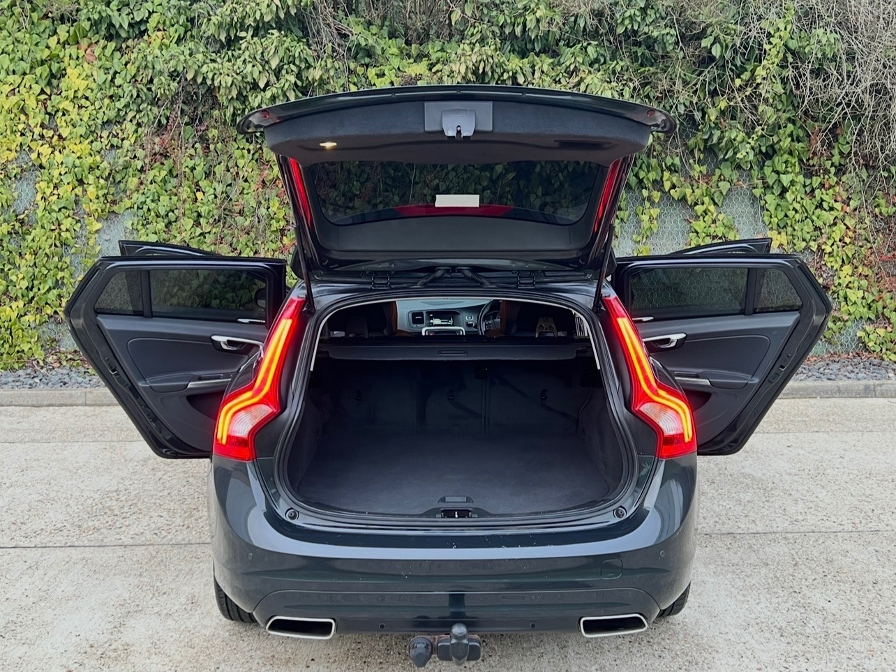 Used Volvo V60 2015 for sale - 78103551: Photo 15