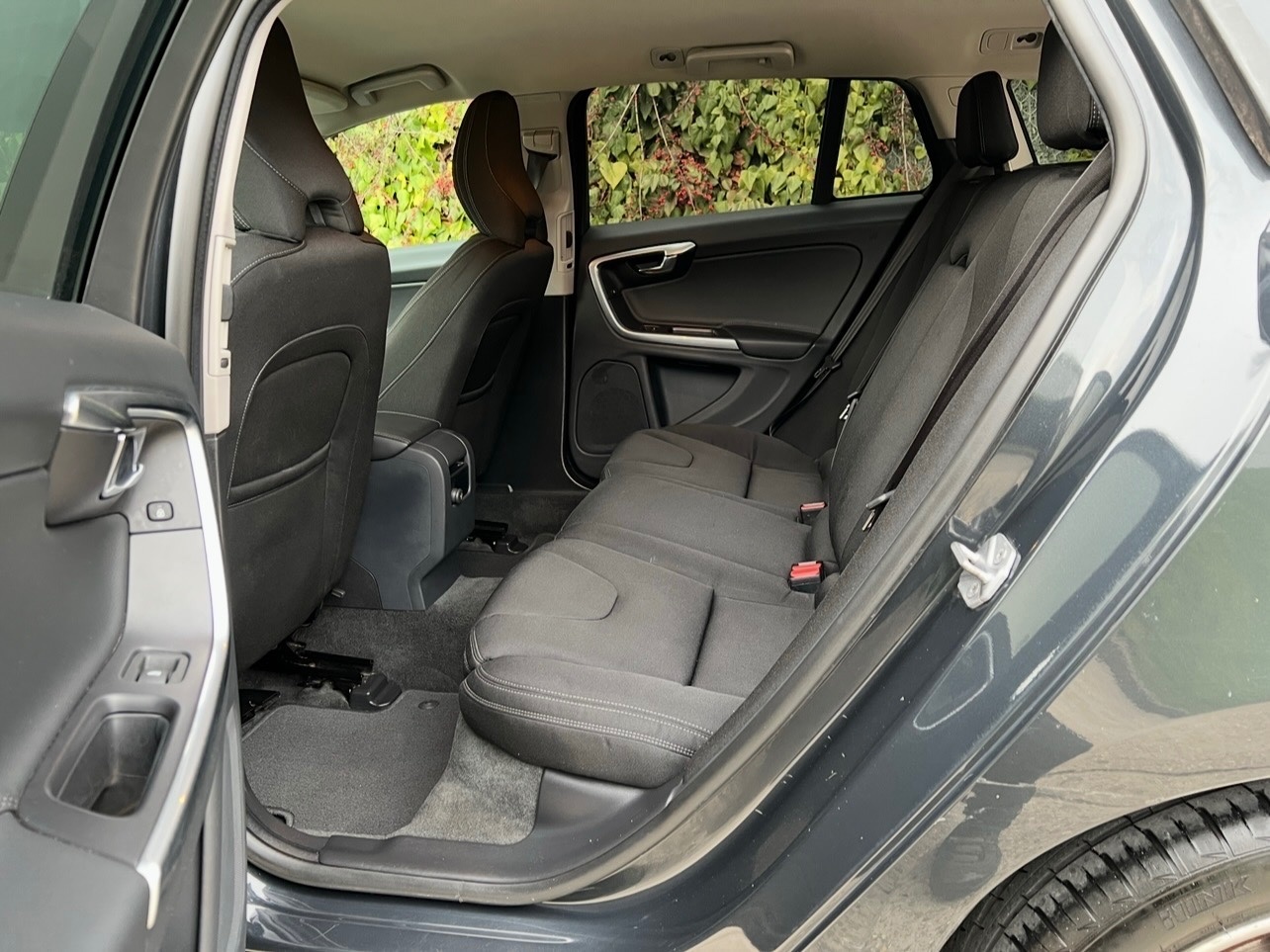 Used Volvo V60 2015 for sale - 78103551: Photo 5