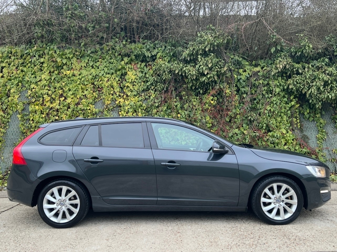 Used Volvo V60 2015 for sale - 78103551: Photo 6