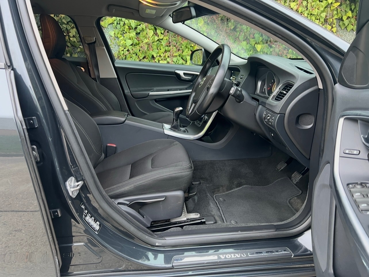 Used Volvo V60 2015 for sale - 78103551: Photo 7