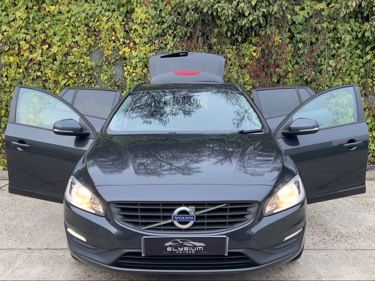 Used Volvo V60 2015 for sale - 78103551: Photo 9