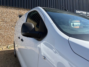 Used Vauxhall Vivaro 2023 for sale - 77942440: Photo