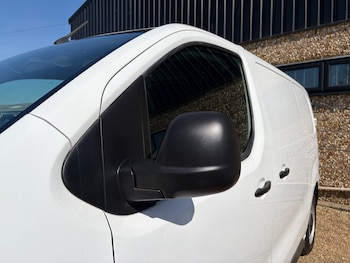 Used Vauxhall Vivaro 2023 for sale - 77942440: Photo