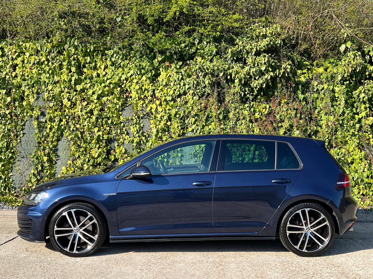 Used Volkswagen Golf 2014 for sale - 78103556: Photo 2