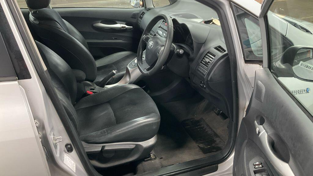 Used Toyota Auris 2010 for sale - 77927768: Photo 9