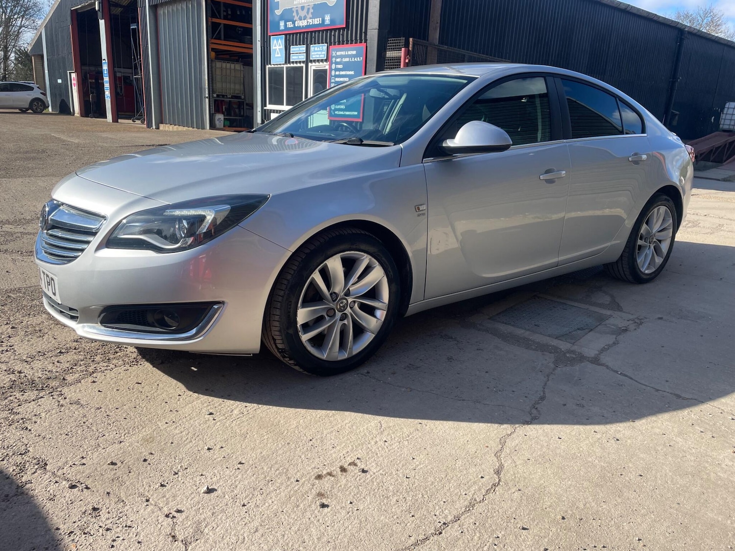 Used Vauxhall Insignia 2014 for sale - 78043803: Photo 2