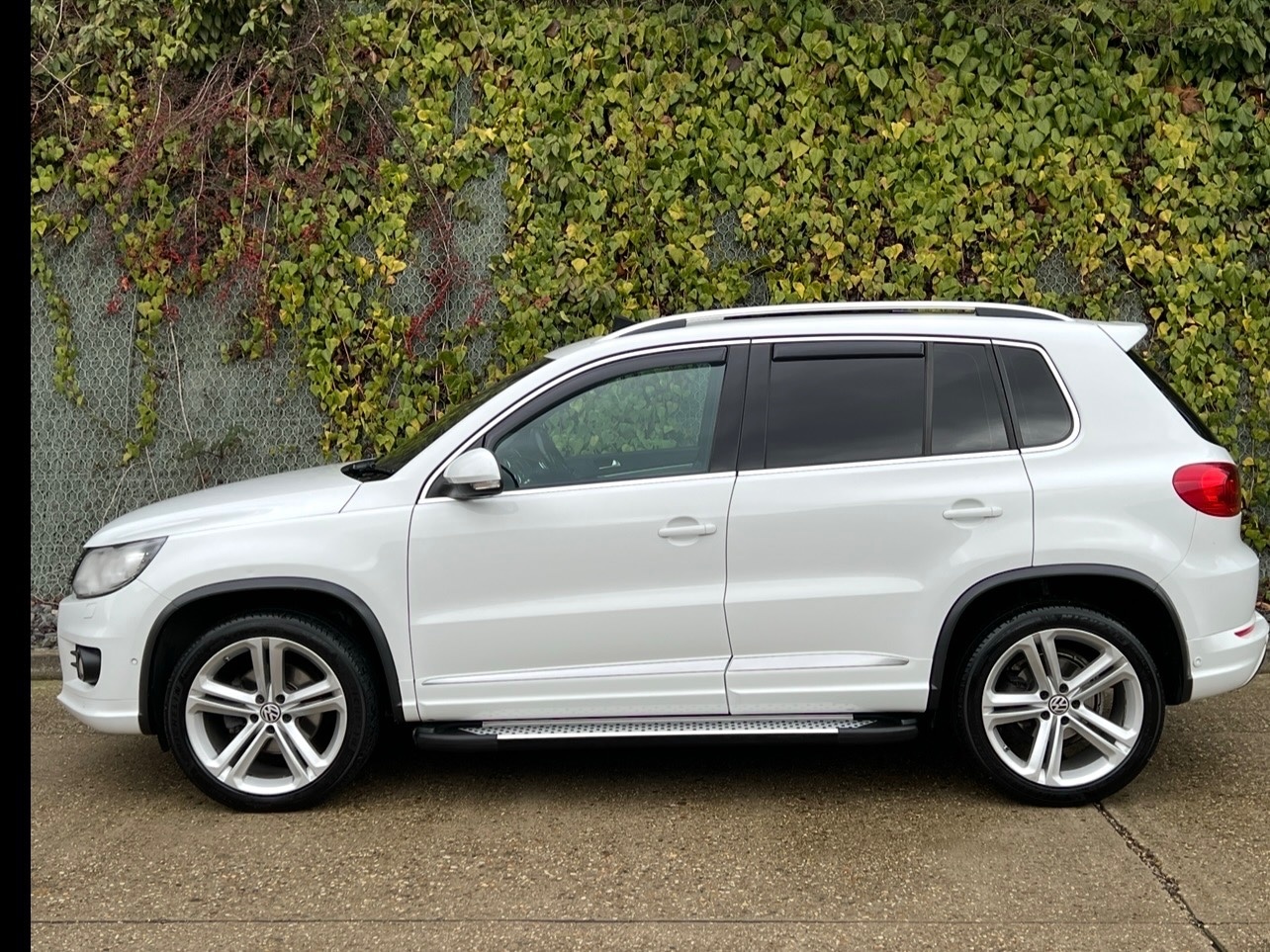 Used Volkswagen Tiguan 2014 for sale - 78103550: Photo 2