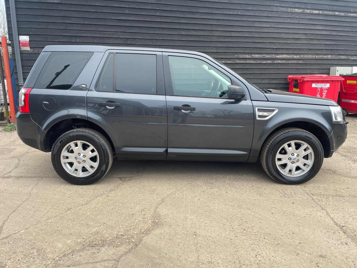 Used Land Rover Freelander 2 2010 for sale - 78043798: Photo 2