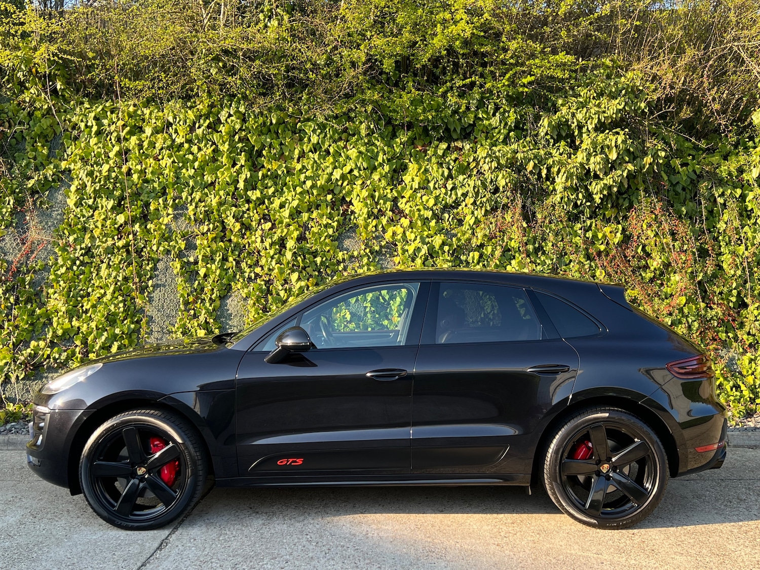 Used Porsche Macan 2016 for sale - 78103555: Photo 2
