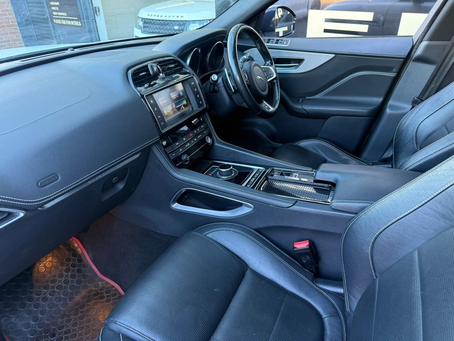 Used Jaguar F-Pace 2018 for sale - 78057015: Photo 4