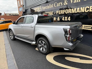 Used Isuzu D-Max 2023 for sale - 76093793: Photo