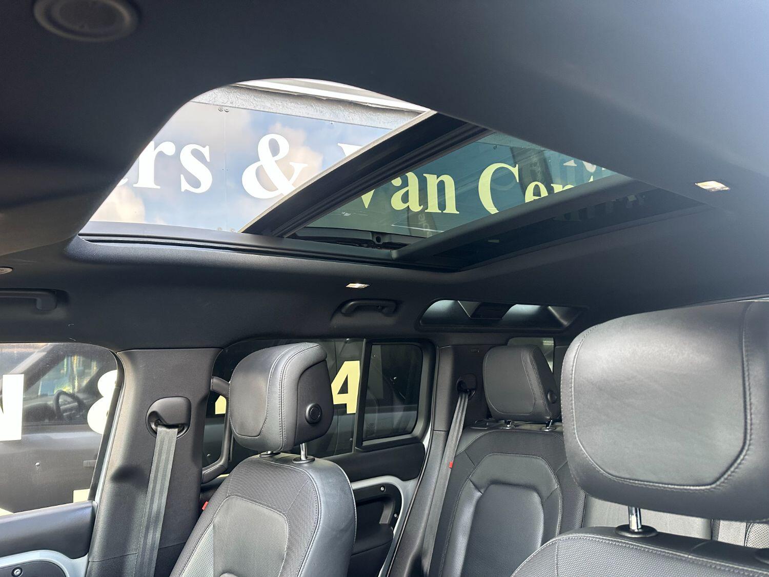 Used Land Rover Defender 110 2022 for sale - 76794482: Photo 11