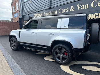 Used Land Rover Defender 110 2022 for sale - 76794482: Photo