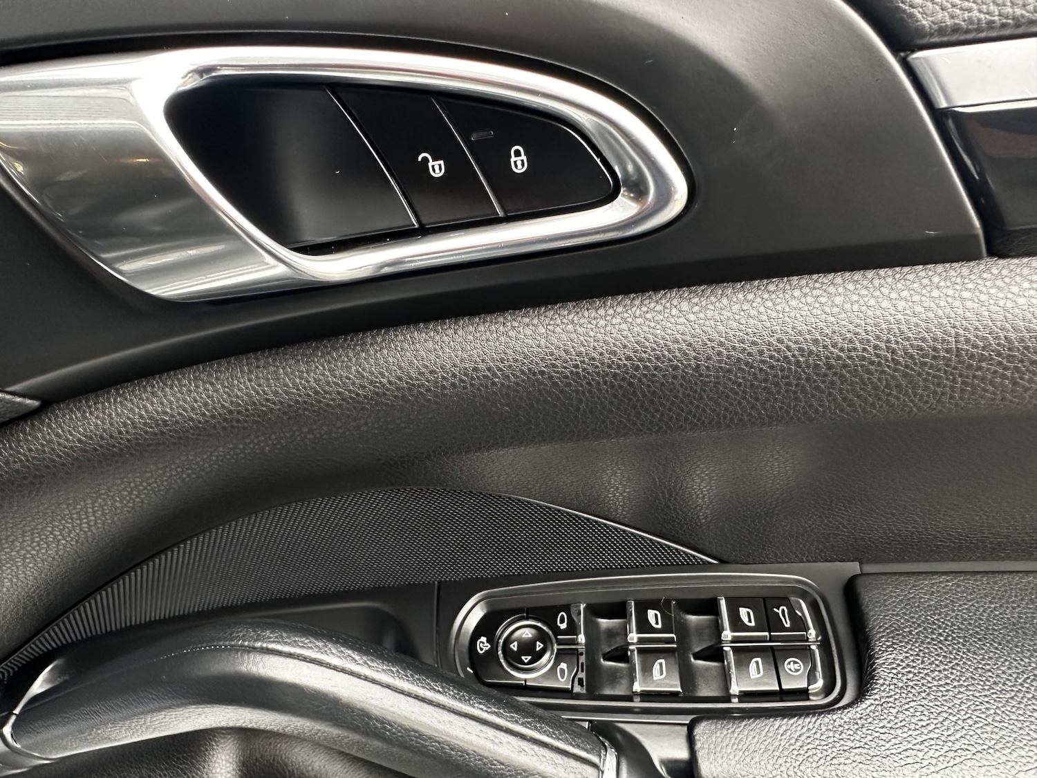 Used Porsche Cayenne 2013 for sale - 76536737: Photo 19