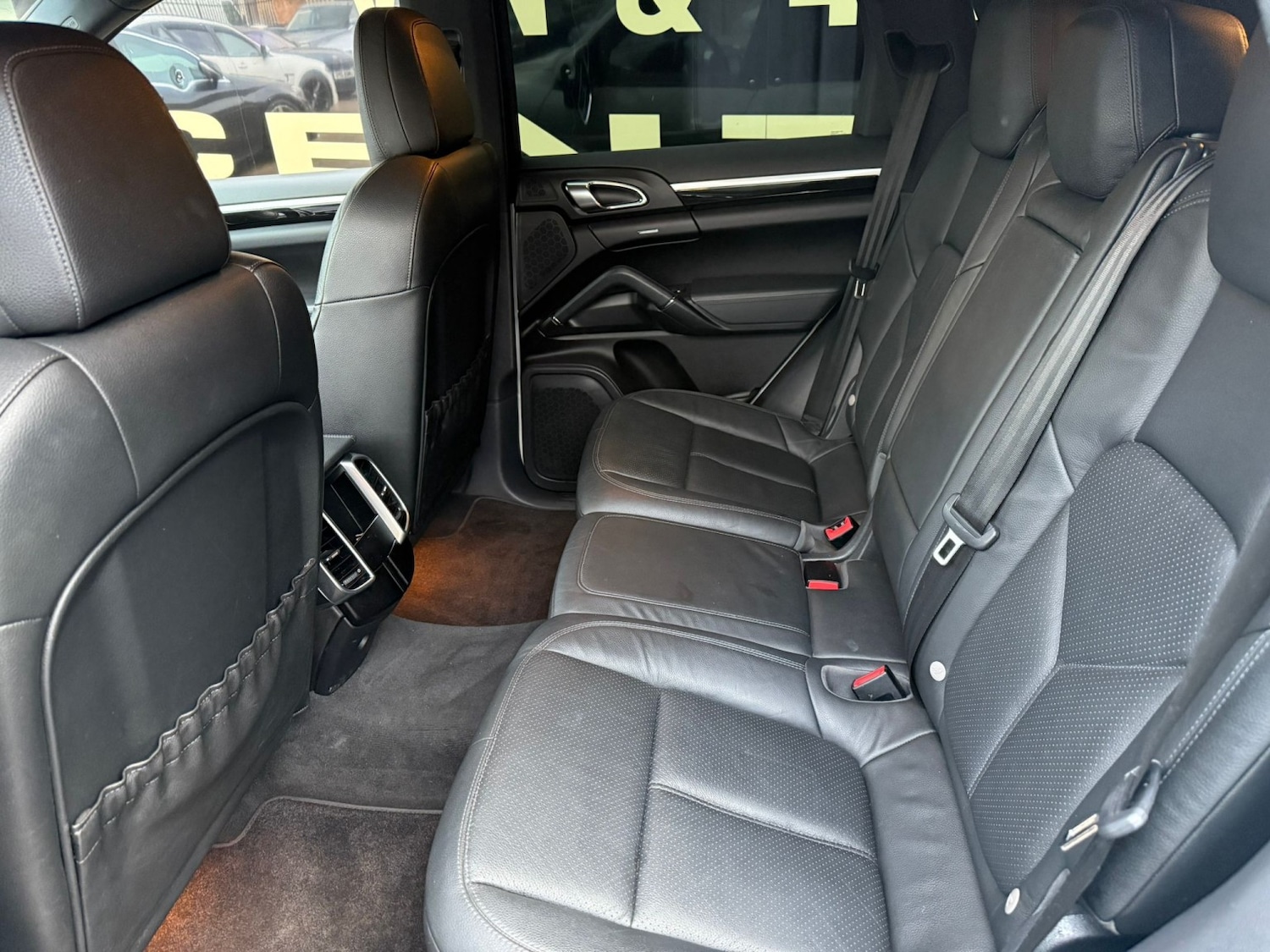 Used Porsche Cayenne 2013 for sale - 76536737: Photo 5