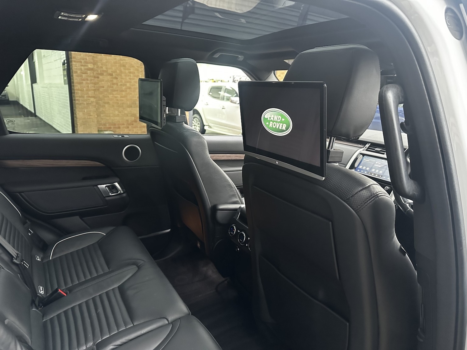 Used Land Rover Discovery 2018 for sale - 76982795: Photo 19