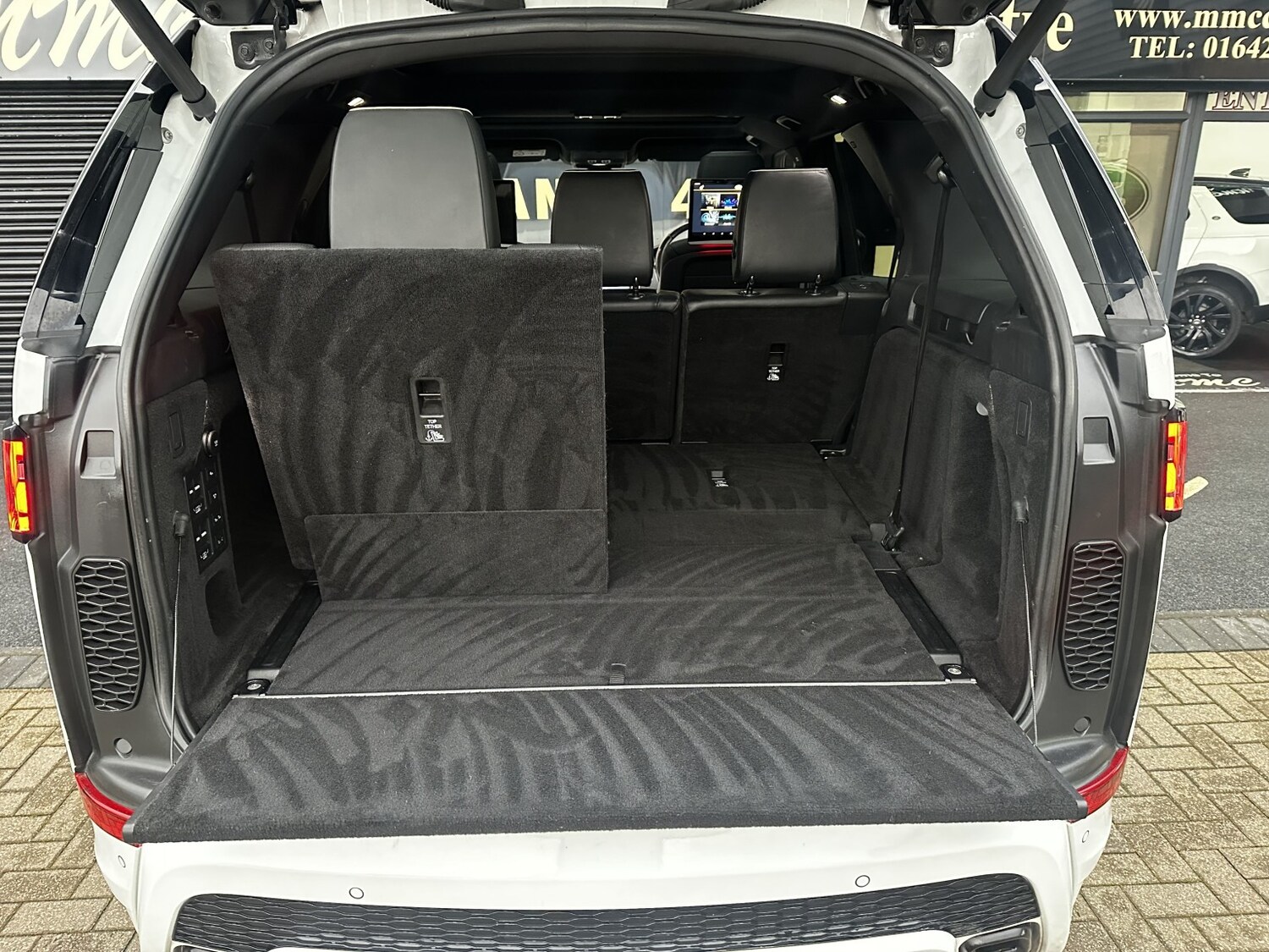 Used Land Rover Discovery 2018 for sale - 76982795: Photo 41