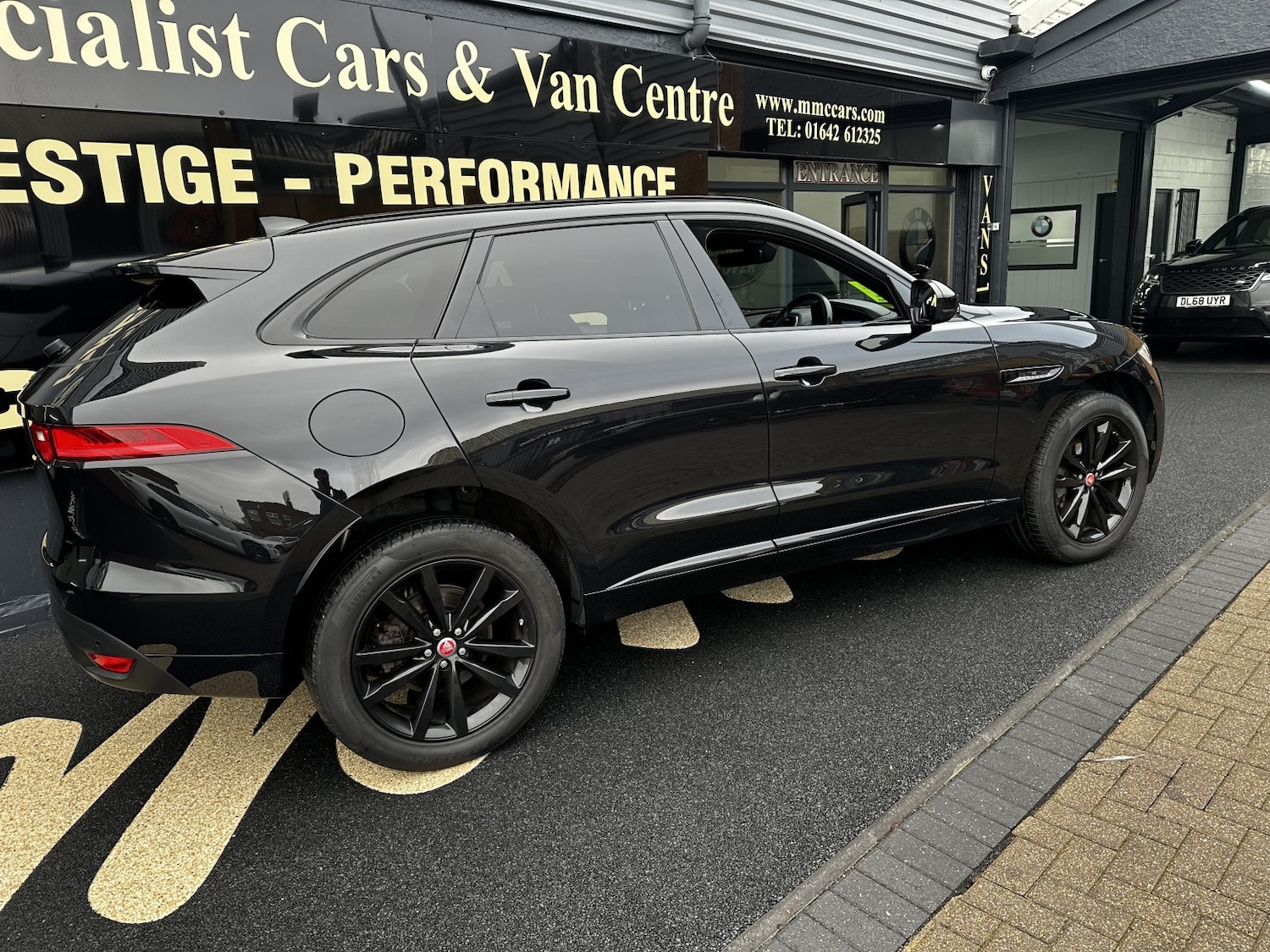 Used Jaguar F-Pace 2020 for sale - 76643352: Photo 4