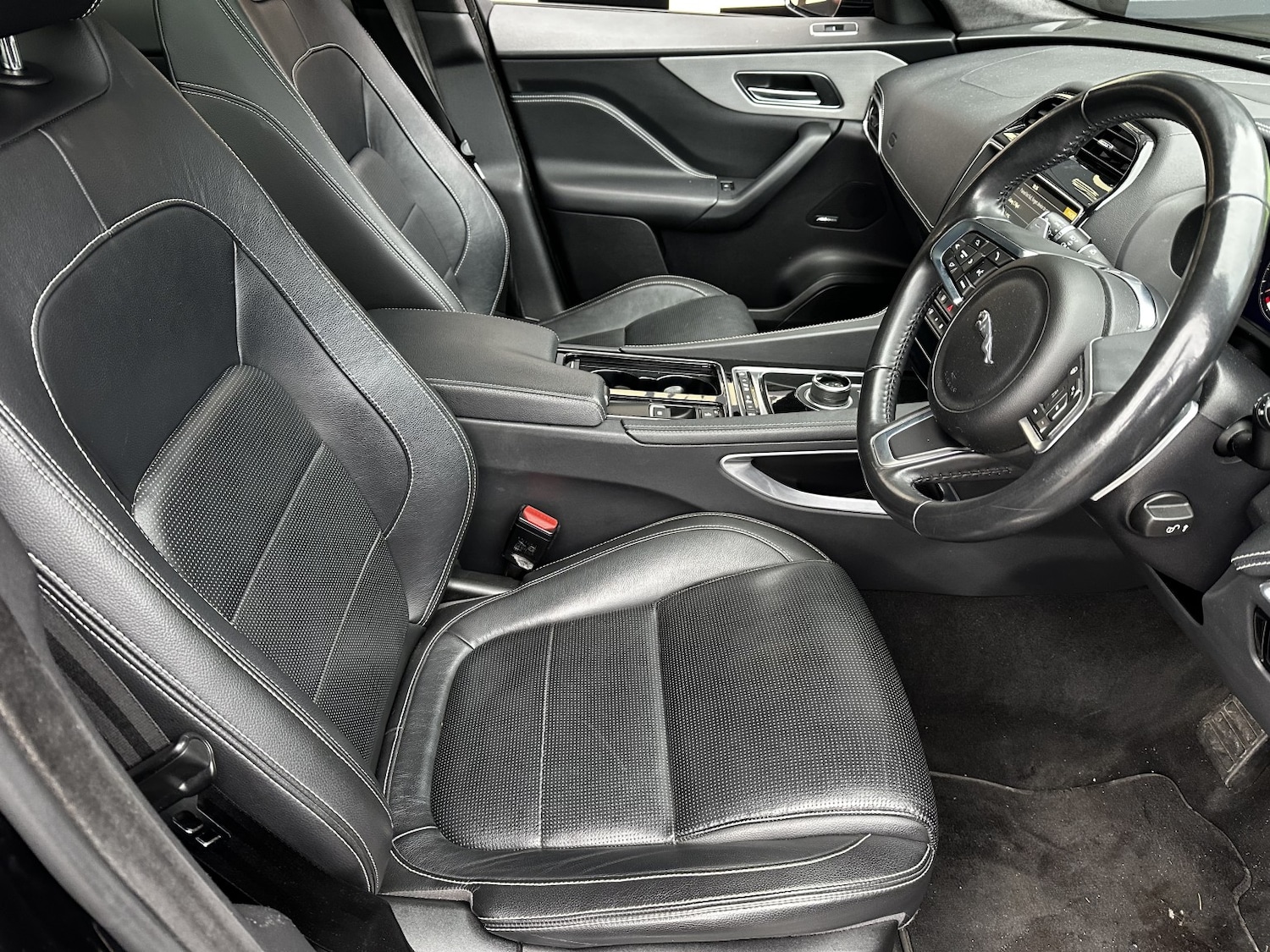 Used Jaguar F-Pace 2020 for sale - 76643352: Photo 5