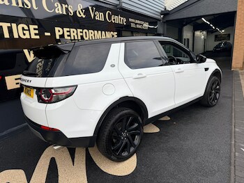 Used Land Rover Discovery Sport 2017 for sale - 77453137: Photo
