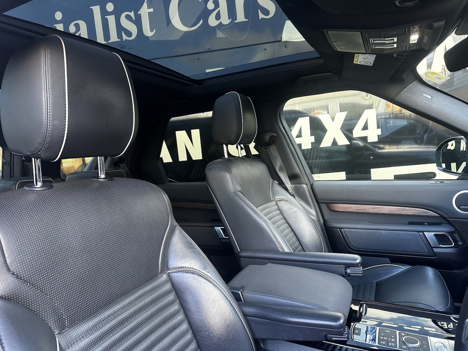 Used Land Rover Discovery 2018 for sale - 76431045: Photo 3