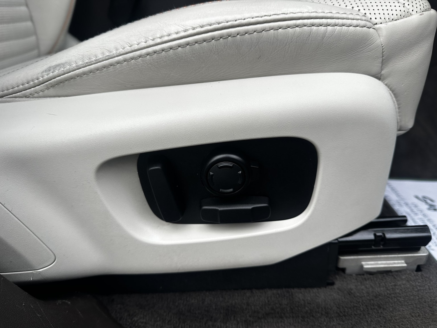 Used Land Rover Discovery 2016 for sale - 76924305: Photo 25