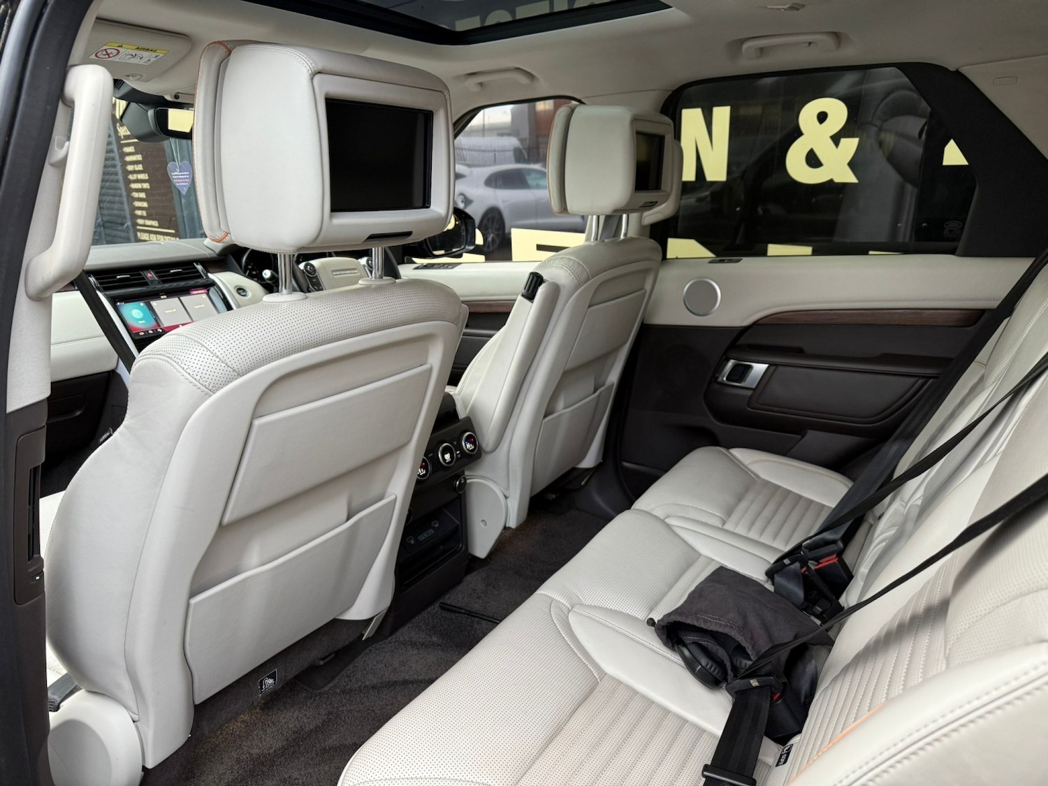 Used Land Rover Discovery 2016 for sale - 76924305: Photo 3