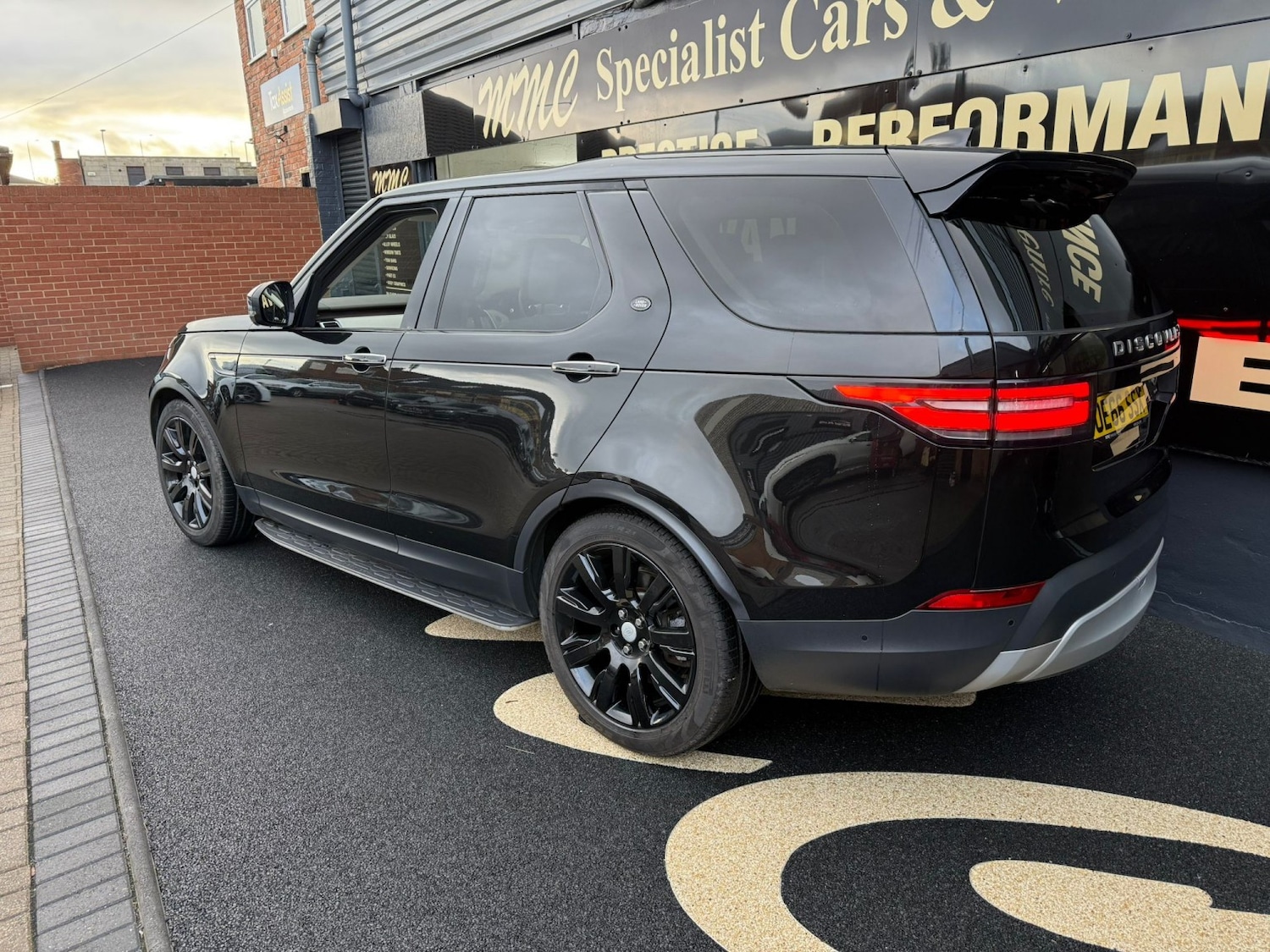 Used Land Rover Discovery 2016 for sale - 76924305: Photo 4