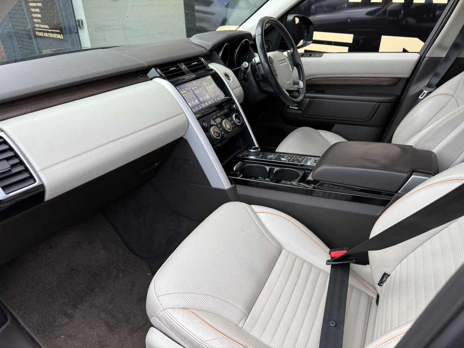 Used Land Rover Discovery 2016 for sale - 76924305: Photo 5