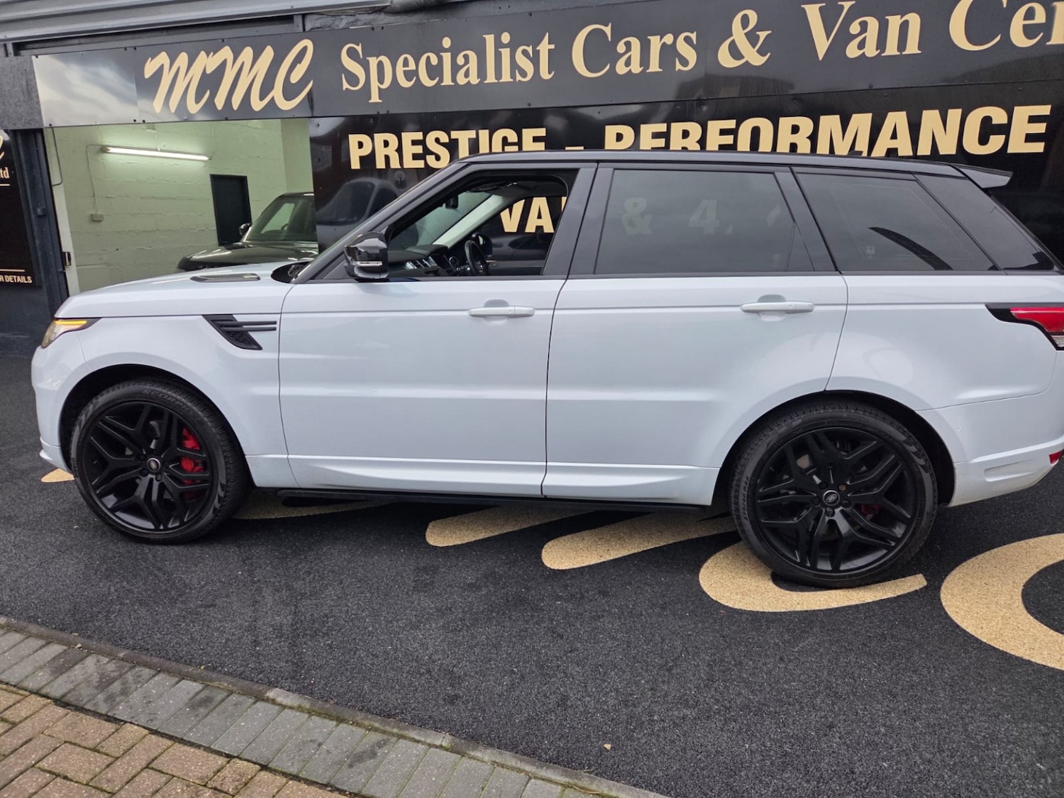 Used Land Rover Range Rover Sport 2015 for sale - 77668527: Photo 4