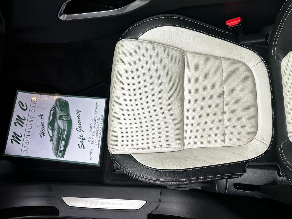 Used Jaguar F-Pace 2016 for sale - 76120179: Photo 27