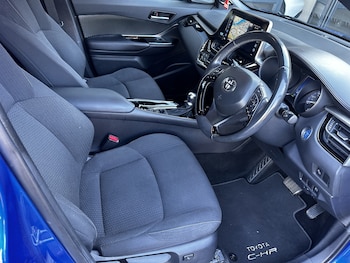 Used Toyota C-HR 2019 for sale - 78758850: Photo