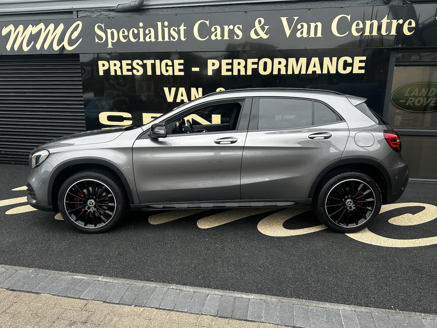 Used Mercedes-Benz GLA 2017 for sale - 76687112: Photo 2